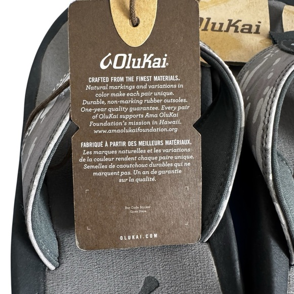OluKai Men’s Black and Gray Flip Flops